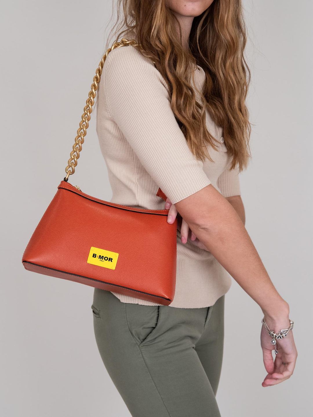 BORSA  CON CATENA ORO OPACA "QUEEN" IN PELLE MATTONE